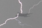 VIDEO: Emirates plane struck by fierce lightning